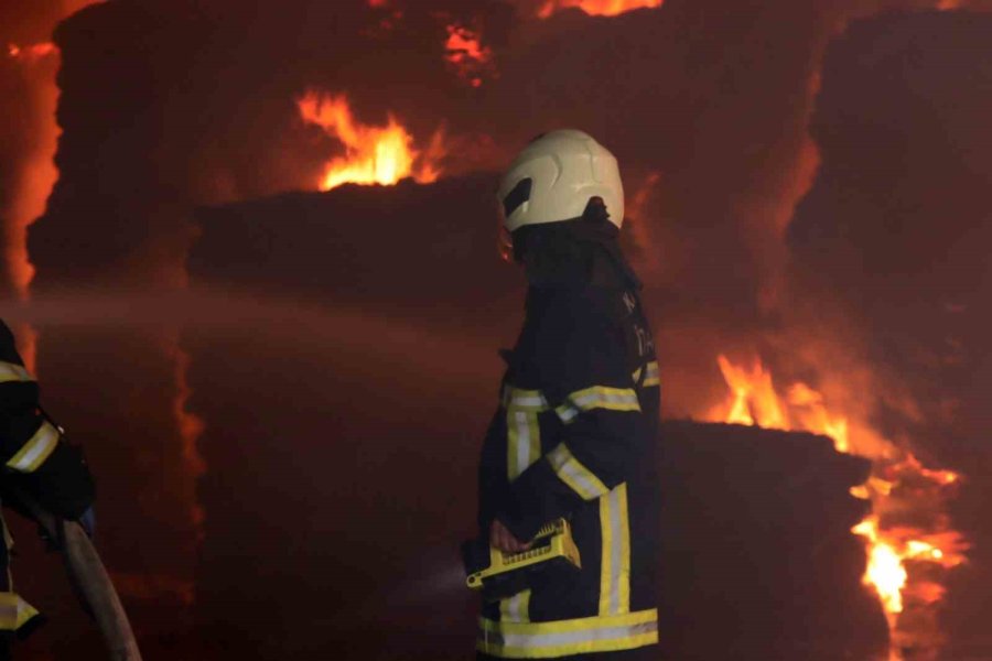 Kayseri’deki Fabrika Yangınına 93 İtfaiye Eri Müdahale Ediyor