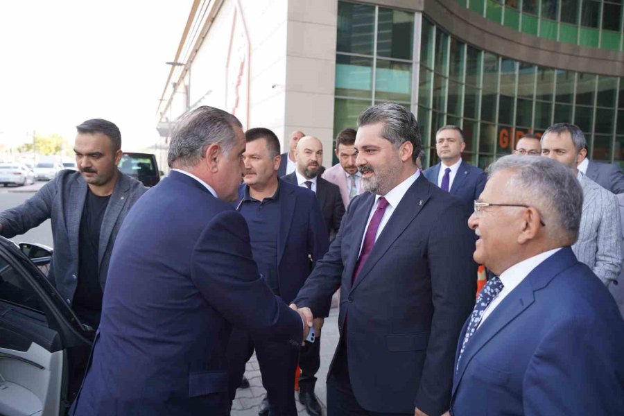 Başkan Fatih Üzüm: “programlar, Ak Parti’nin Yereldeki Halkla Temas Kurma İradesini Pekiştiriyor”