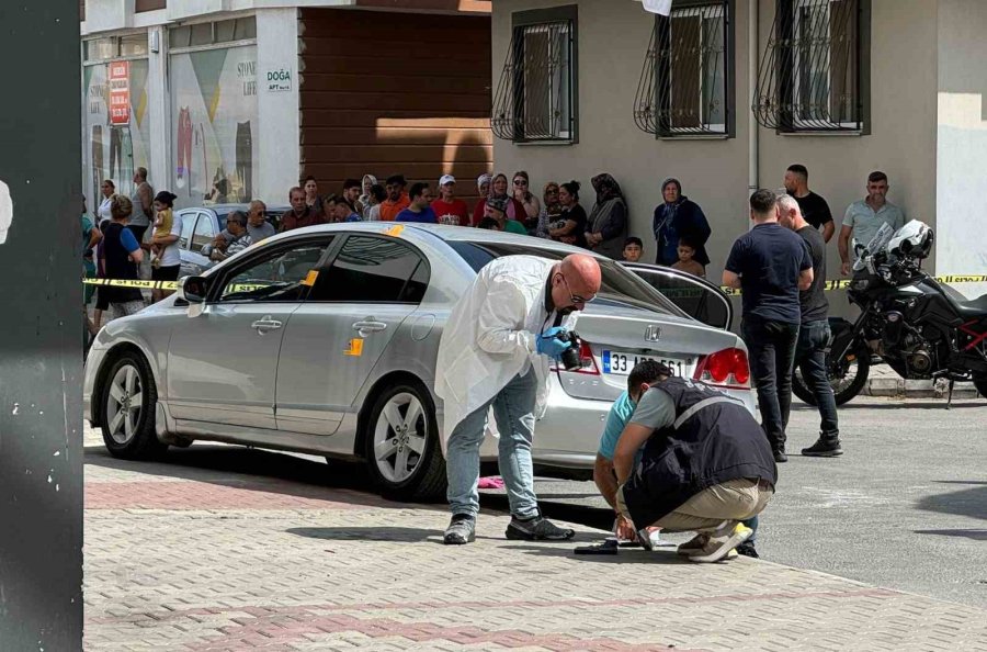 Mersin’de Otomobile Silahlı Saldırı: Ağabey Öldü, Kardeşi Ağır Yaralı