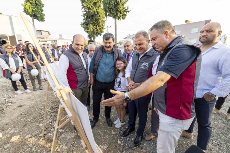 Toroslar Spor Park Ve Çocuk Gelişim Merkezi İnşaatında Çalışmalar Sürüyor