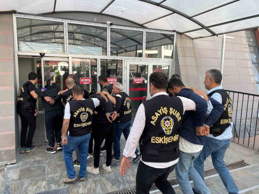 Asker Eğlencesinde Polise Mukavemet Gösteren 4 Şüpheli Adli Kontrol Şartı İle Serbest Bırakıldı