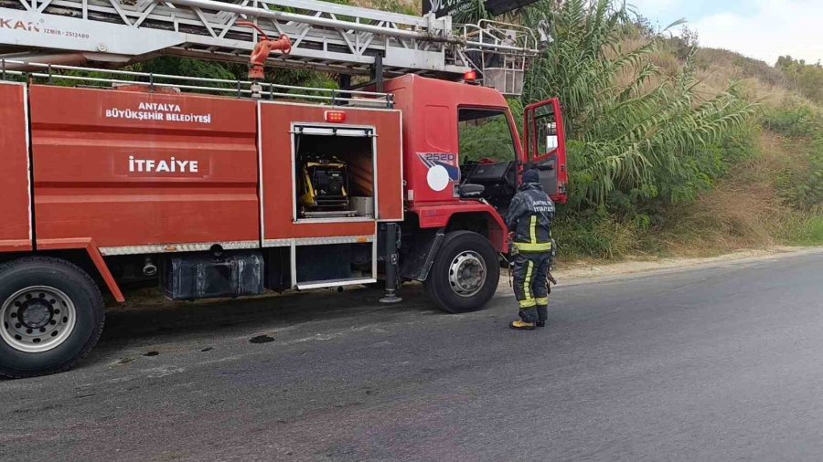 Otel Mutfağında Çıkan Yangın İtfaiye Ekipleri Tarafından Söndürüldü