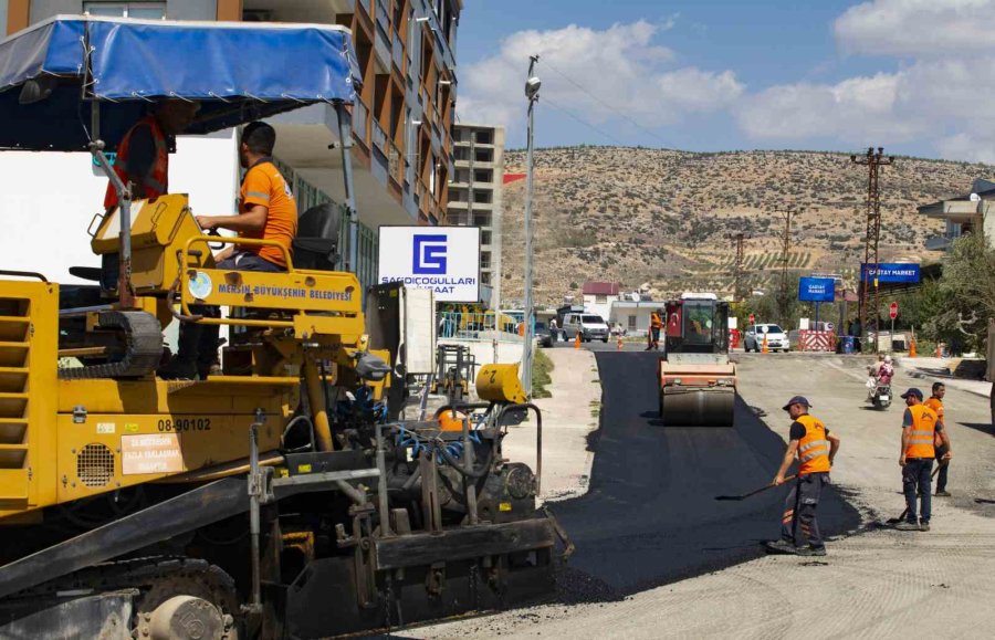 Mut’ta Yollar Yenileniyor