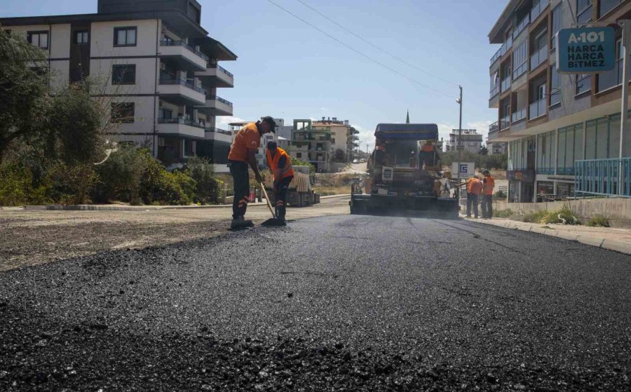 Mut’ta Yollar Yenileniyor