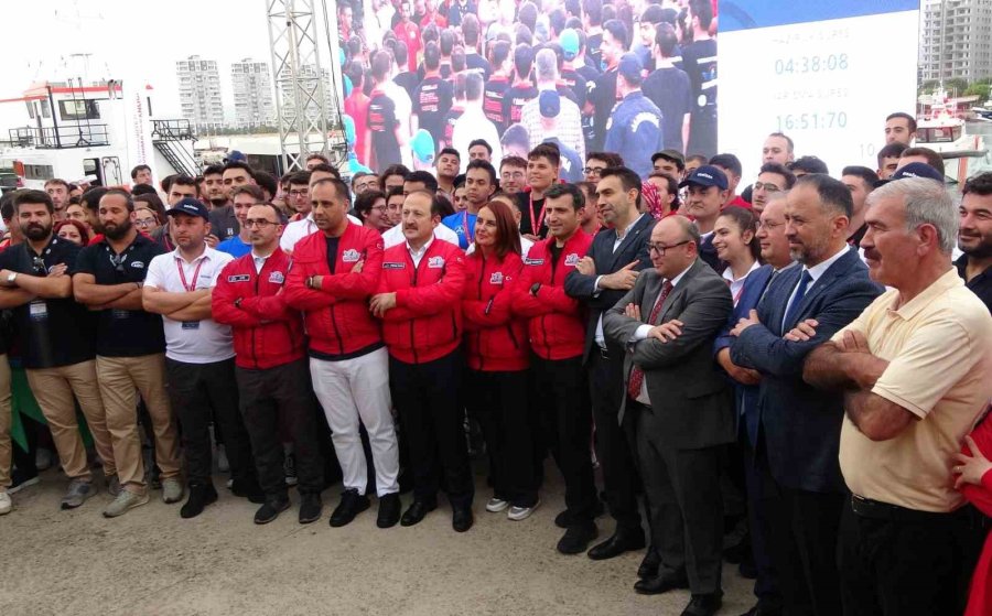 Selçuk Bayraktar, İnsansız Deniz Aracı Yarışmacılarıyla Bir Araya Geldi