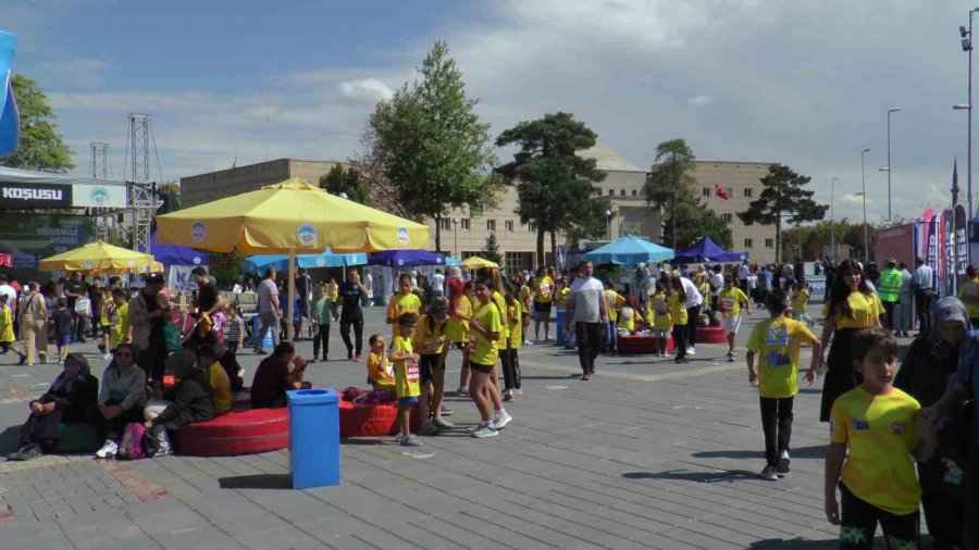 Kayseri Yarı Maratonu’nda Bebekler De Yarıştı