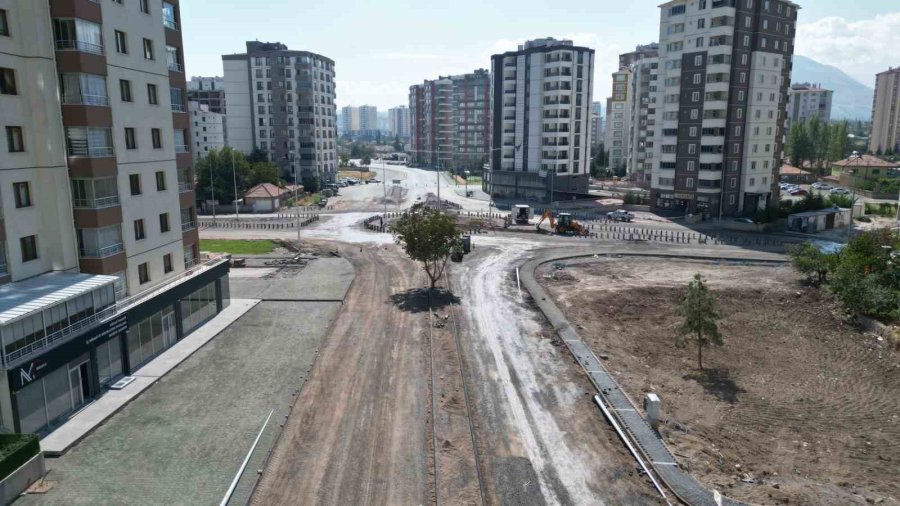 Yıldırım Beyazıt Mahallesi’ndeki Ulaşımı Kolaylaştıracak Geniş Çaplı Kavşak Çalışması Hızla Devam Ediyor