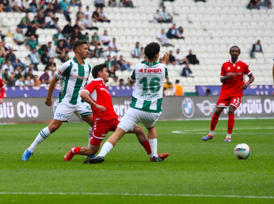 Trendyol Süper Lig: Konyaspor: 0 - Sivasspor: 0 (ilk Yarı)