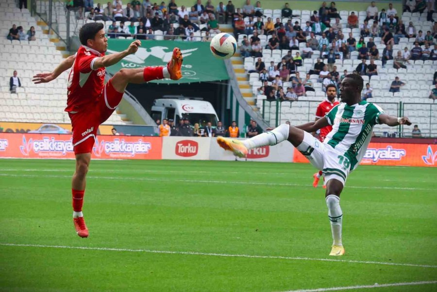 Trendyol Süper Lig: Konyaspor: 0 - Sivasspor: 0 (ilk Yarı)