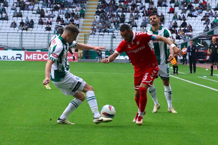 Trendyol Süper Lig: Konyaspor: 0 - Sivasspor: 0 (ilk Yarı)