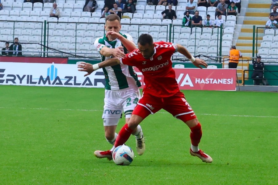 Trendyol Süper Lig: Konyaspor: 0 - Sivasspor: 0 (ilk Yarı)