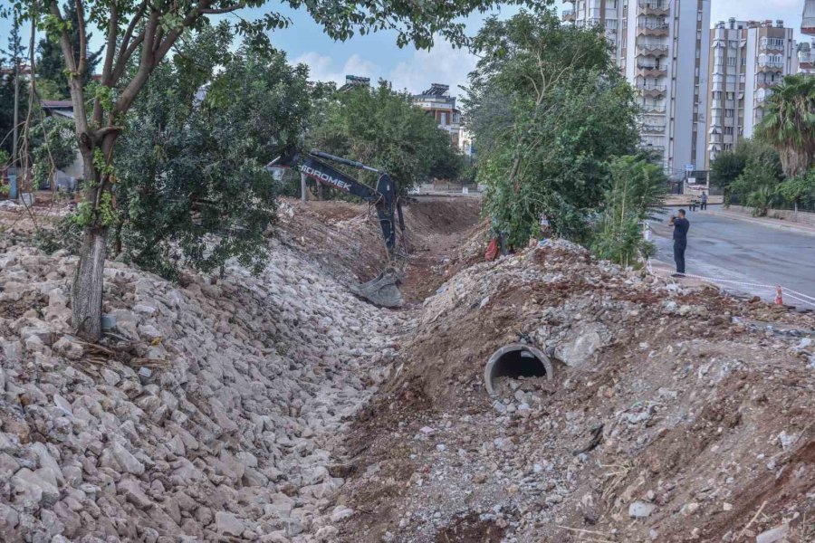 Kepez Belediyesi, Ay Deresi Islah Çalışmasıyla Sel Baskınlarına ‘dur’ Diyecek