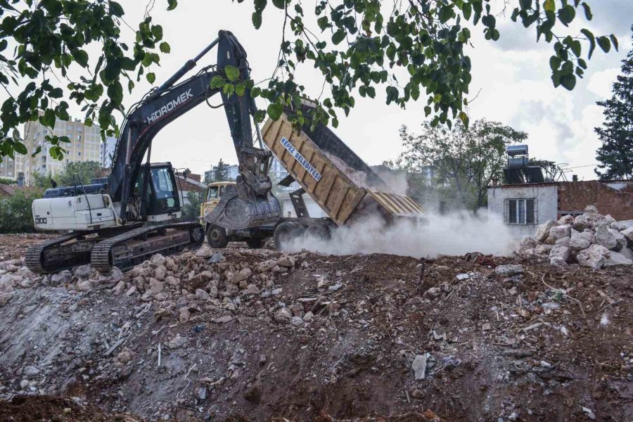 Kepez Belediyesi, Ay Deresi Islah Çalışmasıyla Sel Baskınlarına ‘dur’ Diyecek