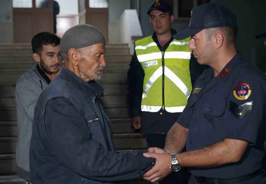 Mantar Toplarken Kaybolan Yaşlı Adam 10 Saat Sonra Bulundu