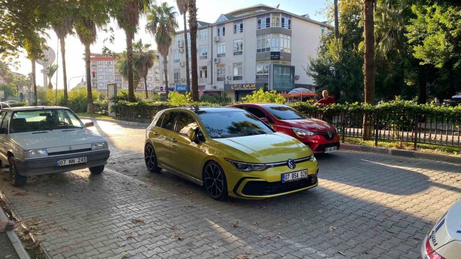 Gürültü Yapan Sürücüye Polis Müdahalesi: 50 Bin Tl Ceza Yazıldı, Otomobil Trafikten Men Edildi