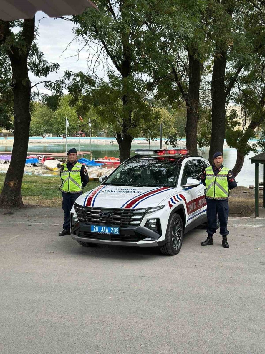 Eskişehir İl Jandarma Komutanlığı Envanterine 5 Yeni Trafik Aracı Daha Katıldı