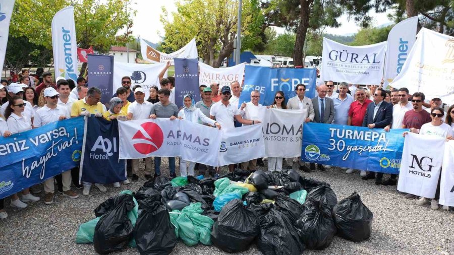 Kemer Belediyesinden Dünya Temizlik Günü Etkinliği