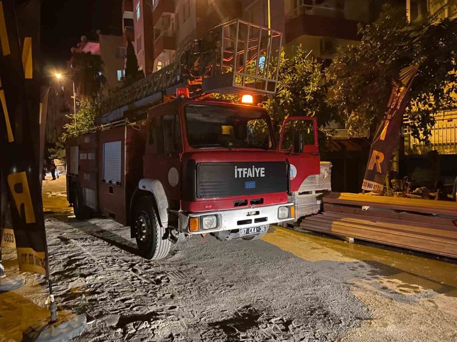 Antalya’da Kentsel Dönüşümdeki Binada Yangın