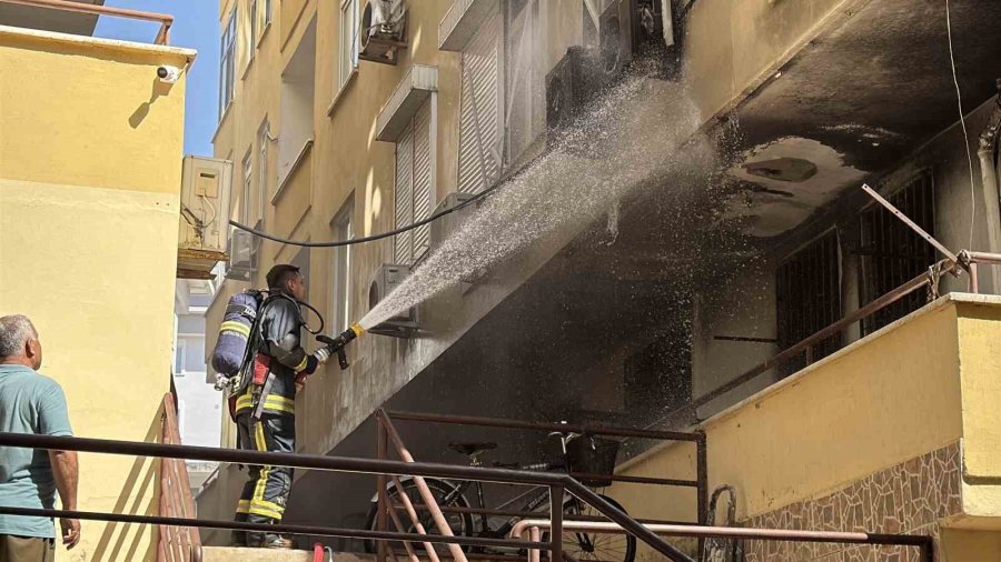 Alanya’da Çıkan Yangında Daire Kullanılamaz Hale Geldi