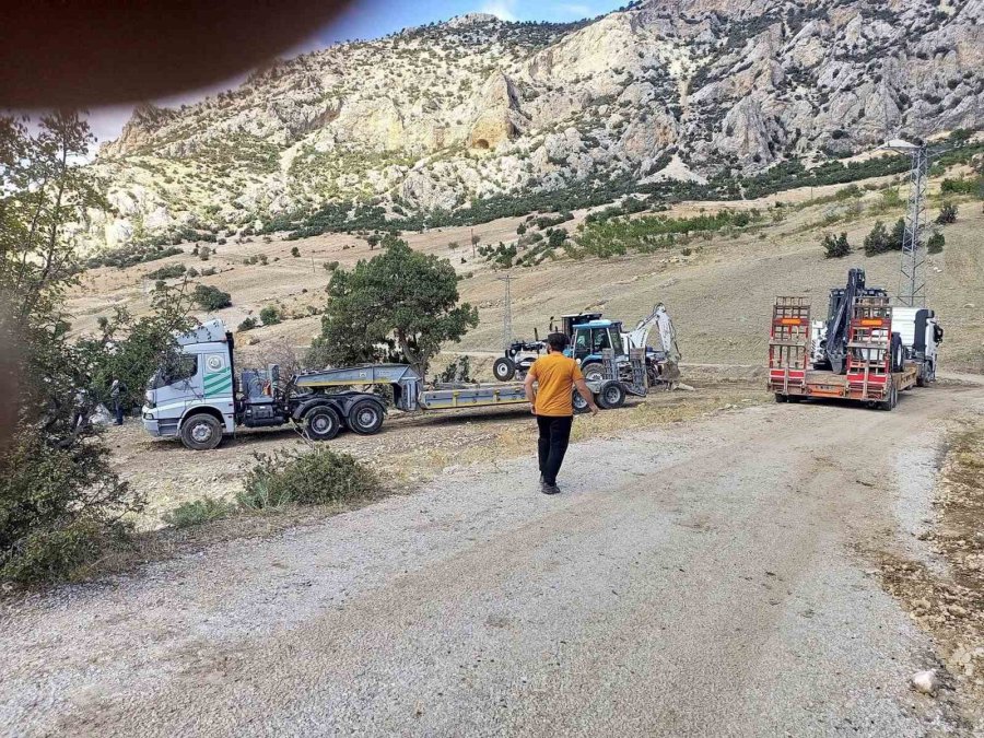 Mersin’de Selden Kapanan Yollar Ulaşıma Açıldı