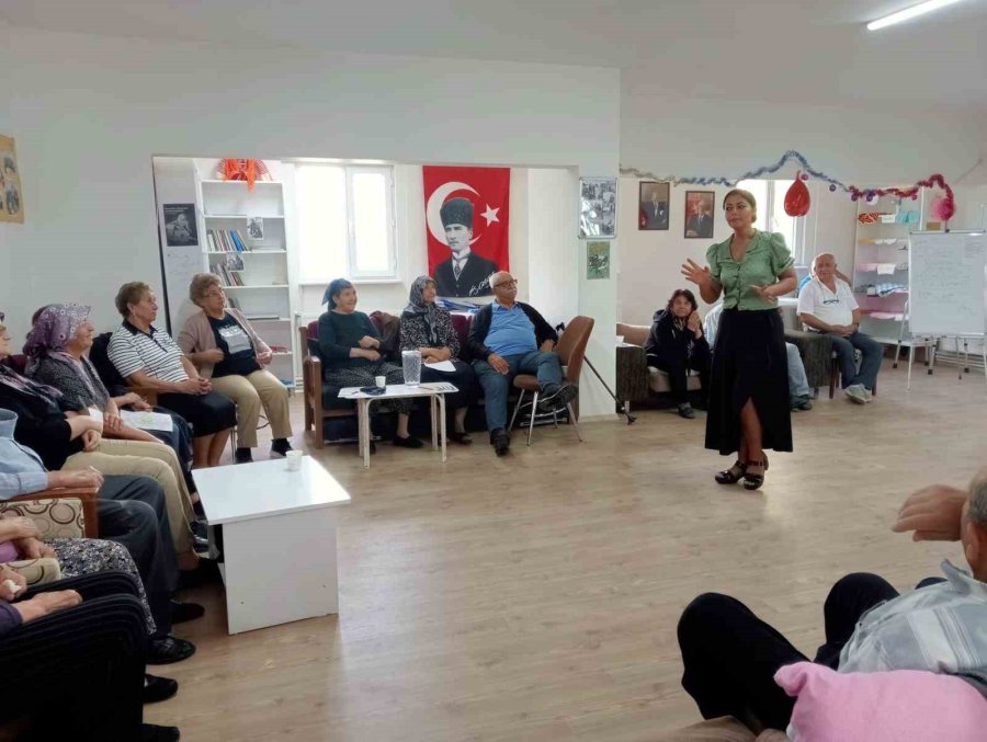 Koca Çınarlara Alzheimer Anlatıldı