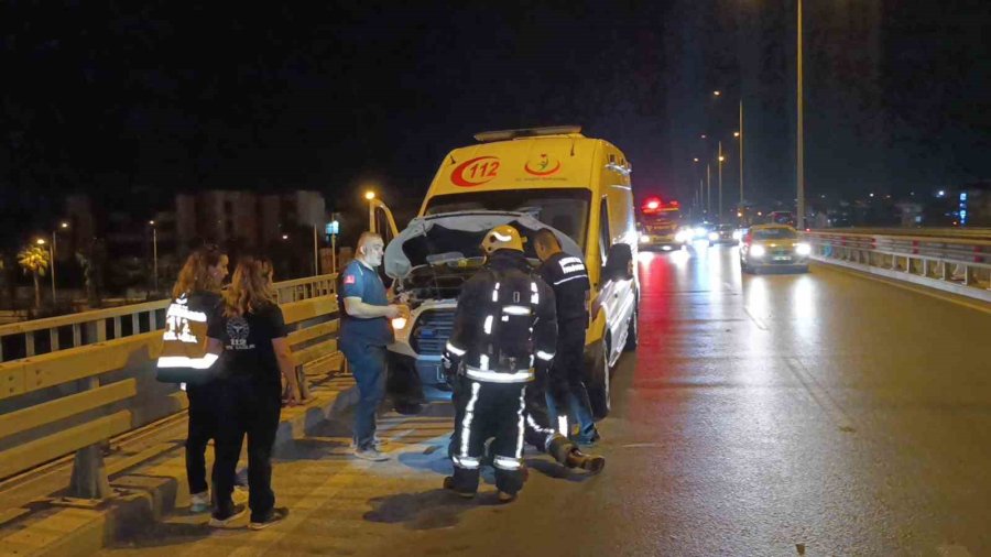 Antalya’dan Akseki’ye Giden Ambulansın Motorunda Yangın Çıktı