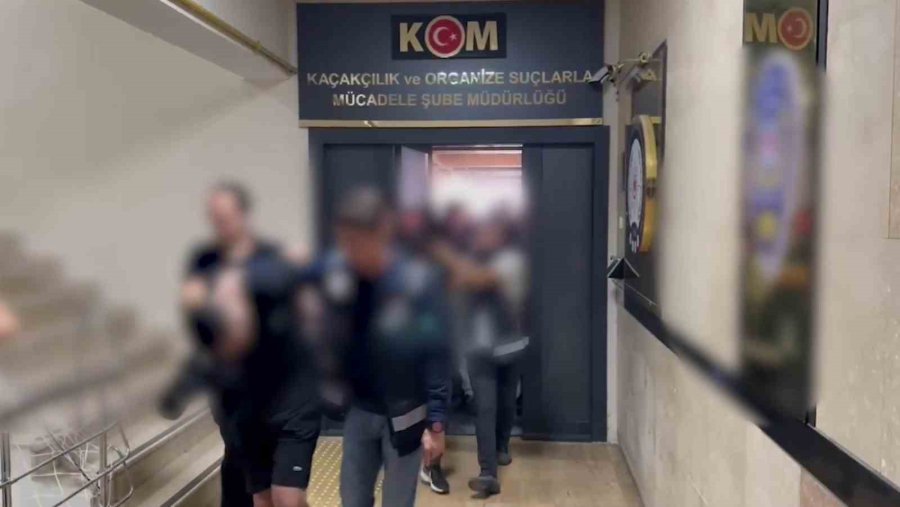 Kayseri’de Kaçak Alkol Satışı Yapanlara Eş Zamanlı Operasyon: 8 Gözaltı