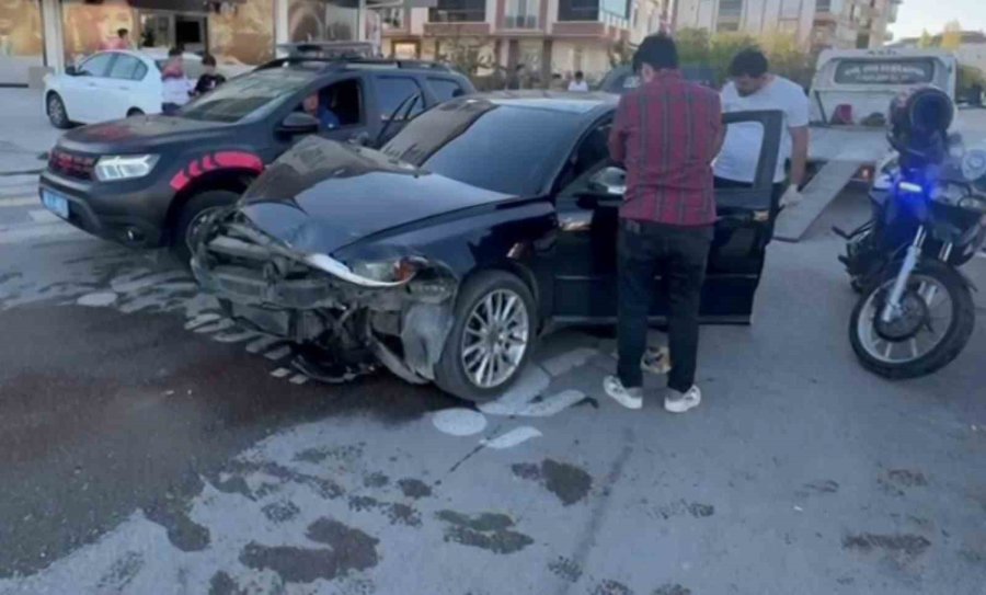 Polisten Kaçan Sürücü Kaza Yapınca Yakalandı