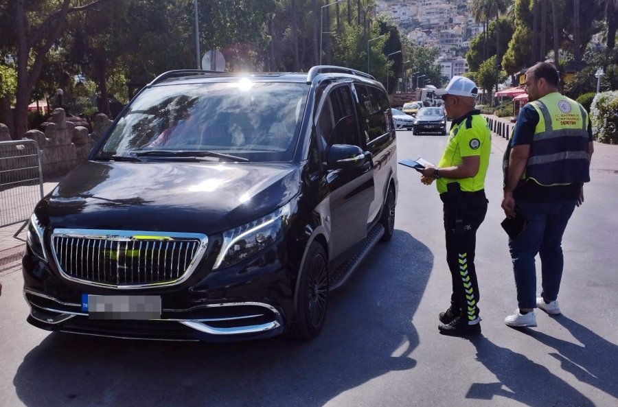 Alanya’da Sürücülere Ceza Yağdı