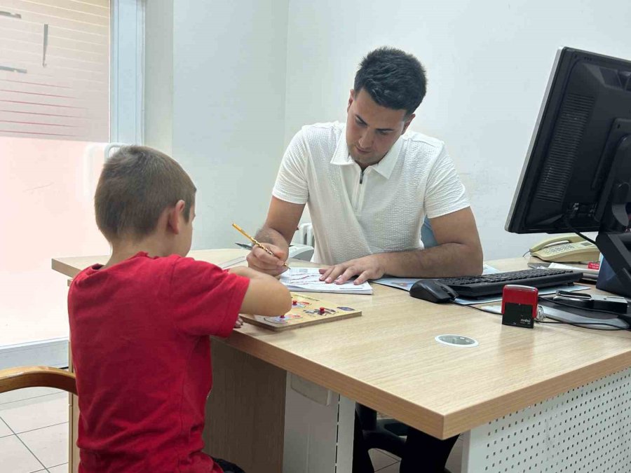 Uzmanından Okula Yeni Başlayan Çocukların Ailelerine Altın Öneriler