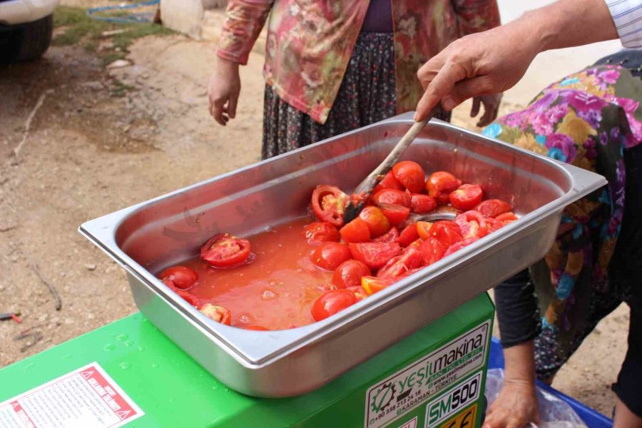 Büyükşehirden Elmalılı Kadınlara Salça Makinesi Desteği