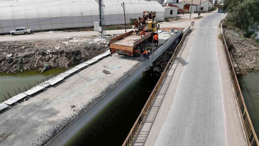 Büyükşehir Belediyesi’nden Kundu’ya Yeni Köprü