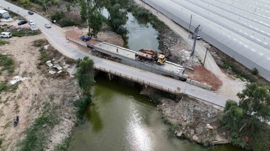 Büyükşehir Belediyesi’nden Kundu’ya Yeni Köprü