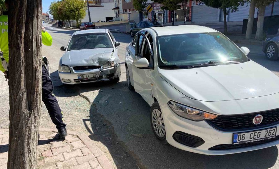 Konya’da Otomobiller Çarpıştı: 1 Yaralı