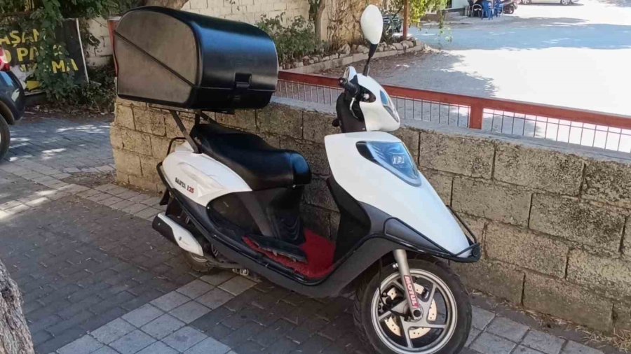 Manavgat’ta Motosiklet Kazası: 1 Yaralı