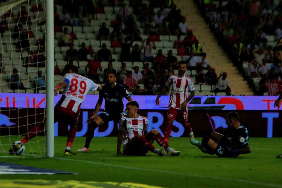 Trendyol Süper Lig: Antalyaspor: 0 - Fenerbahçe: 0 (maç Devam Ediyor)