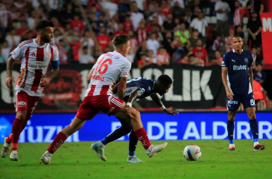 Trendyol Süper Lig: Antalyaspor: 0 - Fenerbahçe: 2 (maç Sonucu)