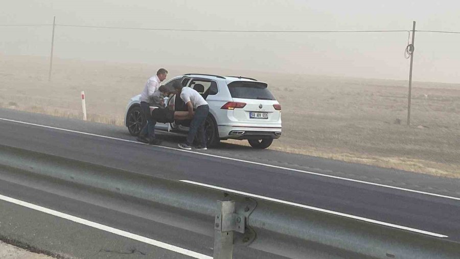 Aksaray’da Kum Fırtınası Kazalara Neden Oldu: 6 Yaralı