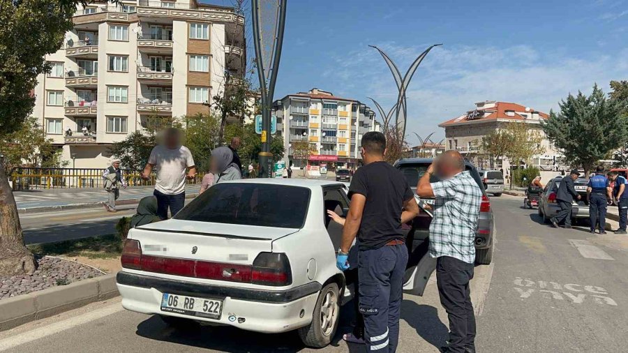 Aksaray’da Otomobil Cipe Arkadan Çarptı: 2 Yaralı