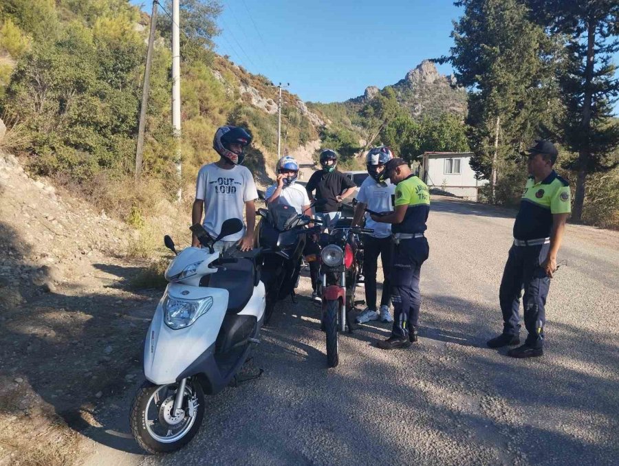 Antalya’da Kurallara Uymayan Motosiklet Sürücülerine Ceza Yağdı