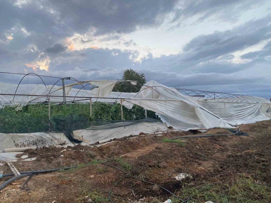 Antalya’da Çıkan Hortum Ev Ve Seralara Zarar Verdi