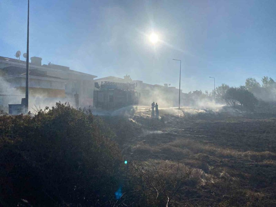 Bahçede Yakılan Ateş Yangın Çıkardı, Golf Arabası Küle Döndü