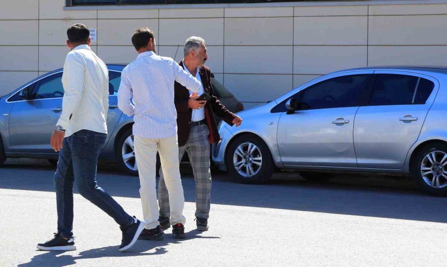 Yıldırım Çarpması Sonucu Ölen 17 Yaşındaki Selahattin’in Cenazesi Babası Tarafından Alındı