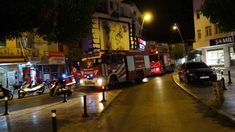 Yangın İhbarı Polis Ve İtfaiyeyi Alarma Geçirdi