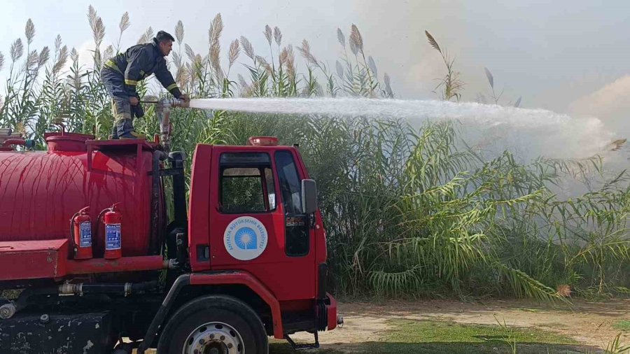 Manavgat’ta Kargılık Alanda Çıkan Yangın Söndürüldü