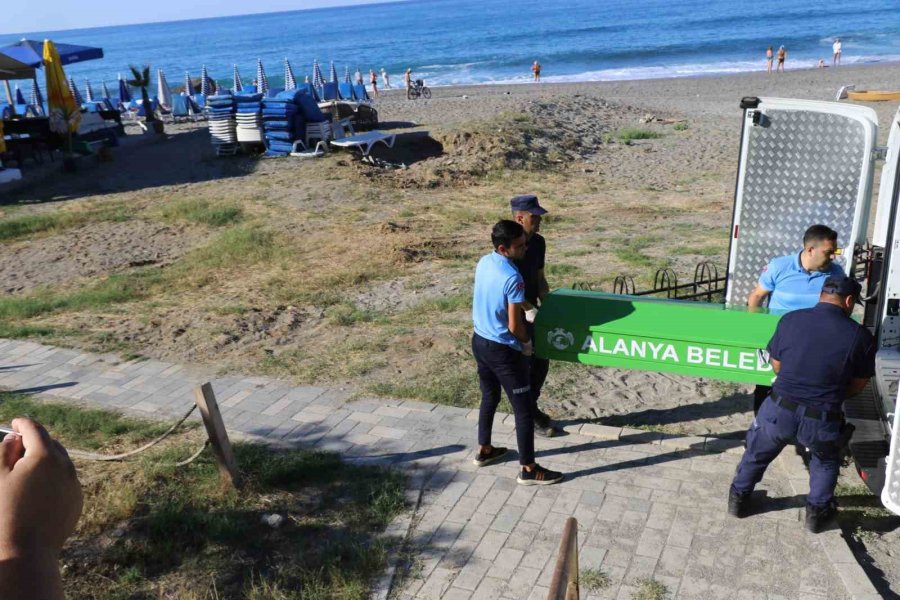 Alanya’da 20 Yaşındaki Gencin Cansız Bedeni Kıyıya Vurdu