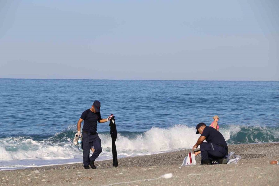 Alanya’da 20 Yaşındaki Gencin Cansız Bedeni Kıyıya Vurdu