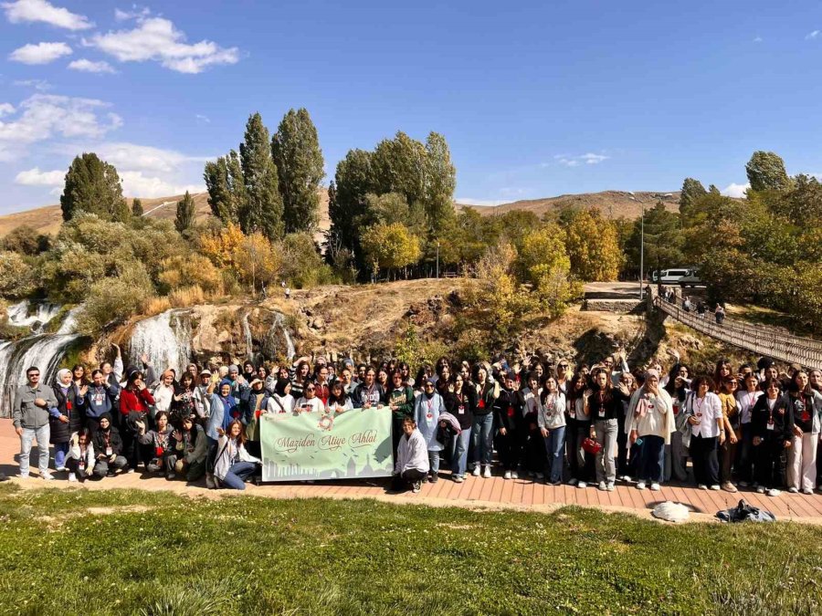 Eskişehirli Öğrencilerin Katıldığı ’maziden Âtiye Ahlat’ Programı Başladı