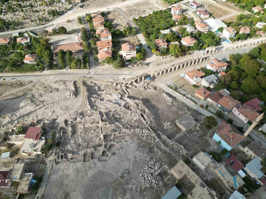 Tyana Antik Kenti’nden Elde Edilen Eserler Döneme Işık Tutuyor