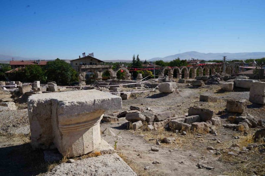 Tyana Antik Kenti’nden Elde Edilen Eserler Döneme Işık Tutuyor